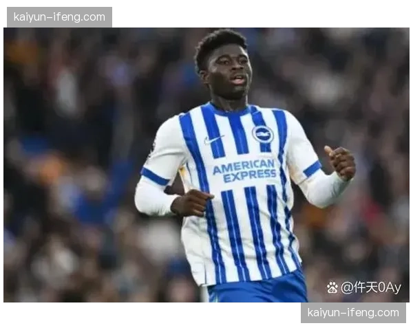 布莱顿前场逼抢强度提升,断球后快速推进形成射门机会 布莱顿前场逼抢强度提升,断球后快速推进形成射门机会